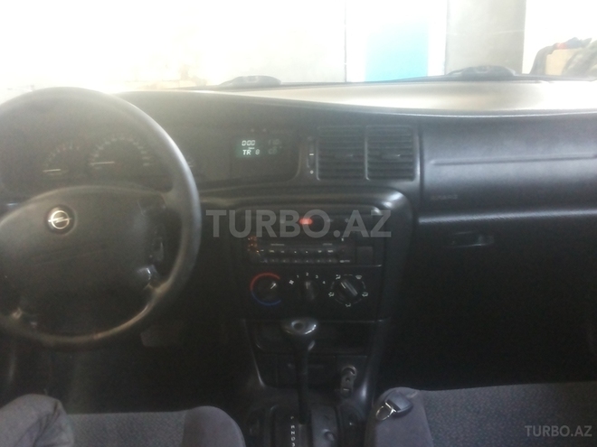 Opel Vectra 1999, 262,400 km - 1.6 l - Saatlı