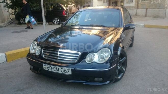 Mercedes C 320 2004, 240,000 km - 3.2 l - Sumqayıt