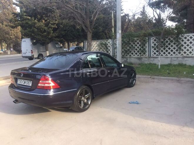 Mercedes C 320 2004, 240,000 km - 3.2 l - Sumqayıt