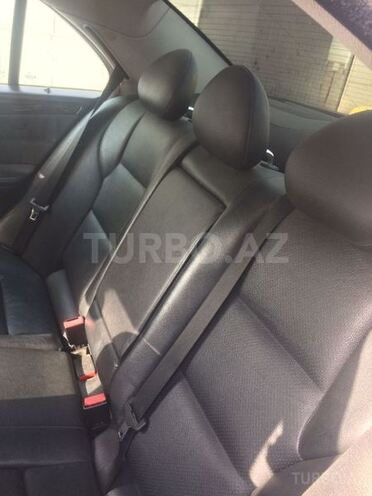Mercedes C 320 2004, 240,000 km - 3.2 l - Sumqayıt