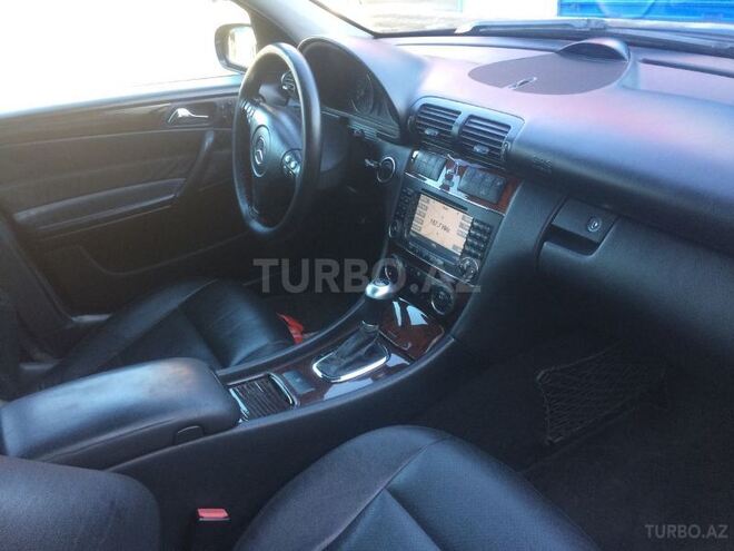 Mercedes C 320 2004, 240,000 km - 3.2 l - Sumqayıt