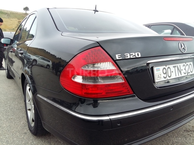 Mercedes E 320 2002, 294,000 km - 3.2 л - Bakı