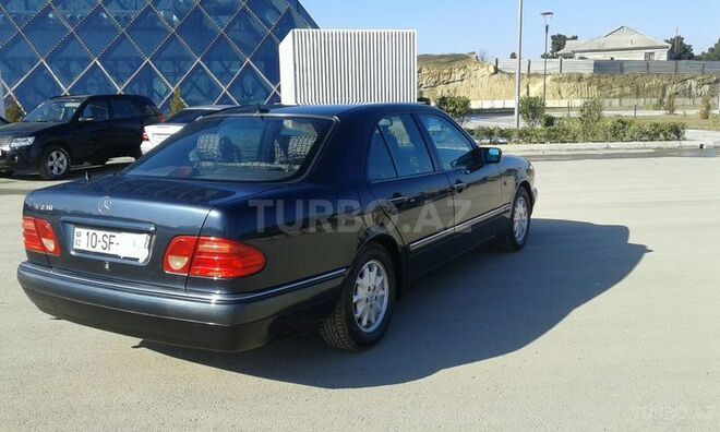 Mercedes E 230 1996, 347,000 km - 2.3 l - Bakı