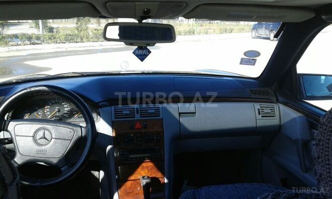 Mercedes E 230 1996, 347,000 km - 2.3 l - Bakı
