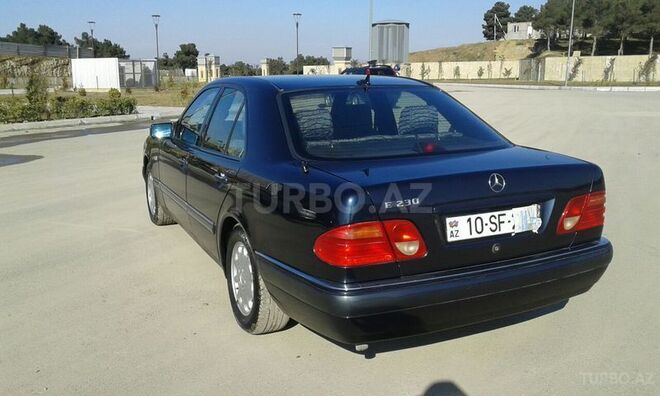 Mercedes E 230 1996, 347,000 km - 2.3 l - Bakı