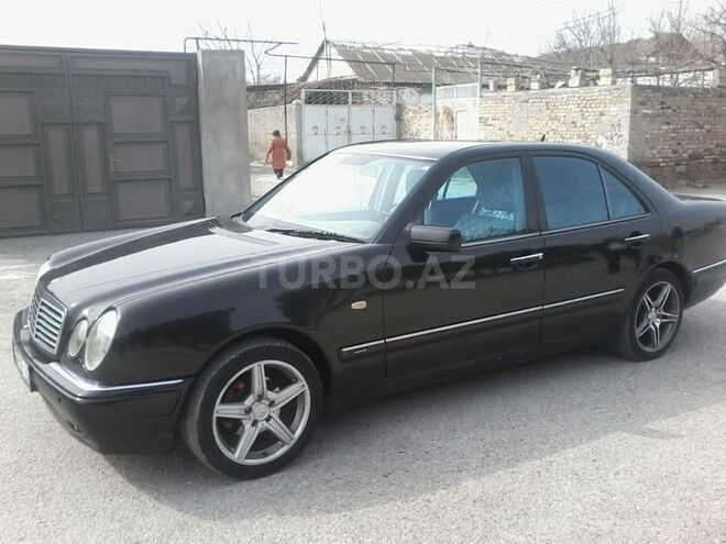 Mercedes E 240 1998, 247,563 km - 2.4 l - Sumqayıt