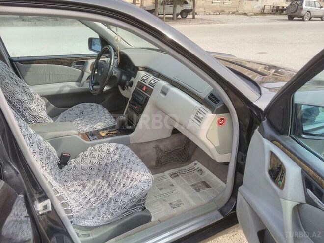 Mercedes E 240 1998, 247,563 km - 2.4 l - Sumqayıt