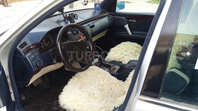 Mercedes E 200 1995, 382,123 km - 0.2 l - Şirvan