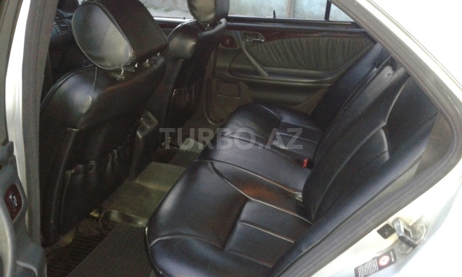 Mercedes E 220 2000, 350,000 km - 2.2 l - Bakı