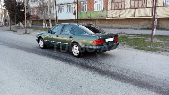 Mercedes E 230 1996, 250,000 km - 2.3 l - Sumqayıt