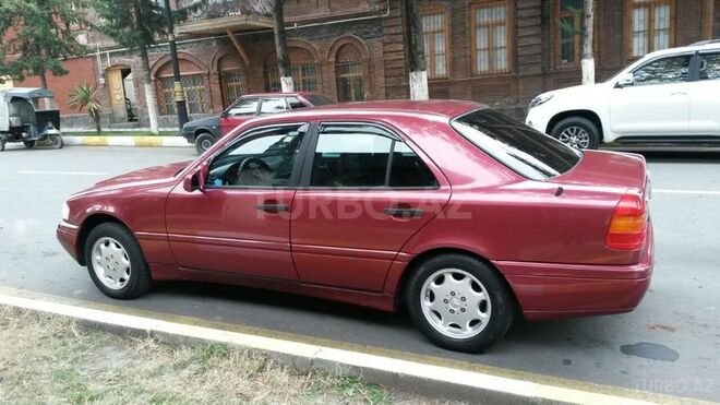 Mercedes C 200 1995, 319,000 km - 2.0 l - Zaqatala