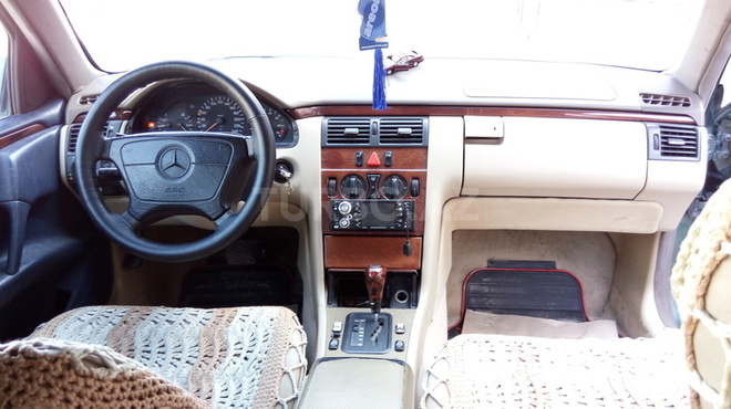 Mercedes E 230 1996, 250,000 km - 2.3 l - Sumqayıt