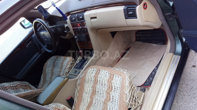 Mercedes E 230 1996, 250,000 km - 2.3 l - Sumqayıt