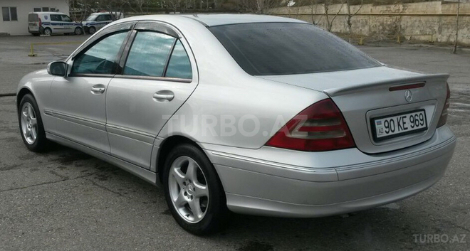 Mercedes C 200 2003, 180,000 km - 2.0 л - Bakı