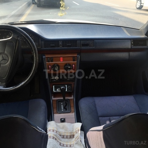 Mercedes E 200 1993, 262,891 km - 2.0 l - Bakı