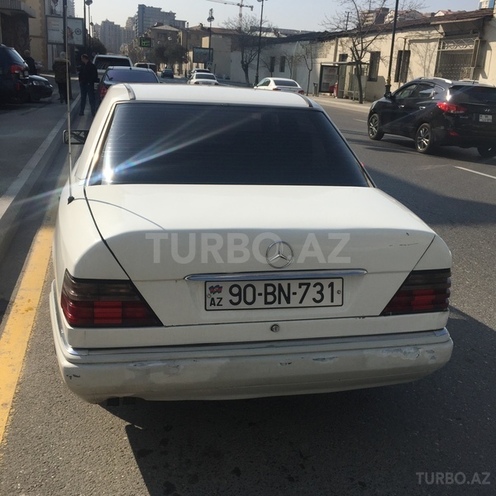 Mercedes E 200 1993, 262,891 km - 2.0 l - Bakı
