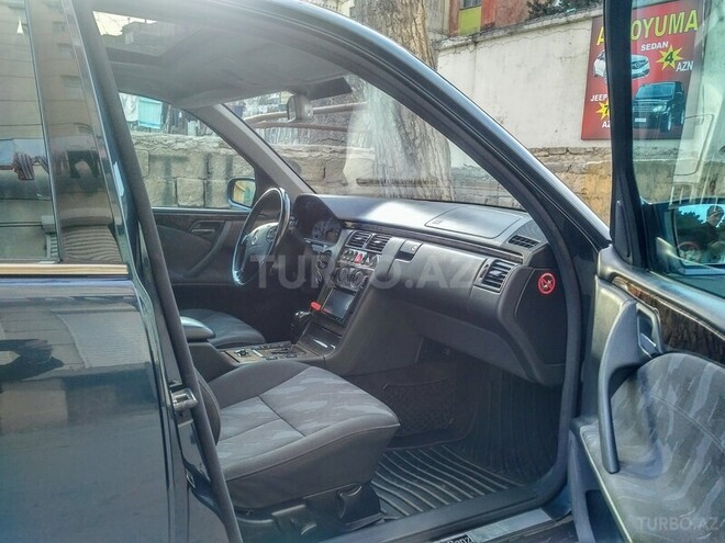 Mercedes E 280 2001, 196,000 km - 2.8 l - Bakı