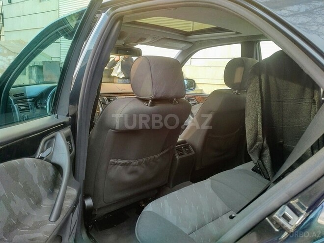 Mercedes E 280 2001, 196,000 km - 2.8 l - Bakı