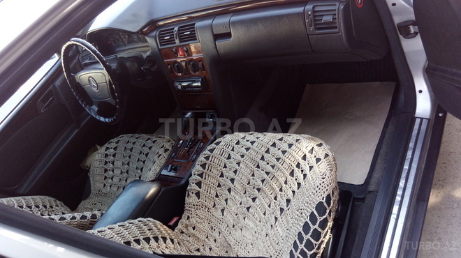 Mercedes E 220 1999, 229,000 km - 2.2 l - Sumqayıt