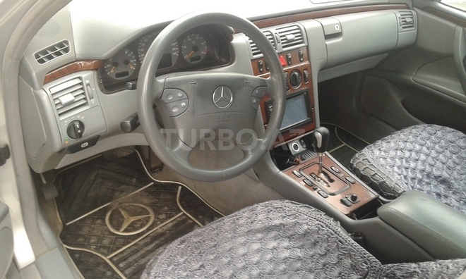 Mercedes E 270 2002, 210,500 km - 2.7 l - Bərdə
