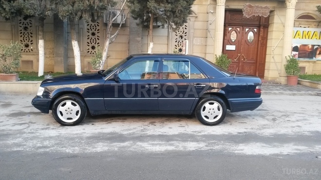 Mercedes E 220 1994, 340,000 km - 2.2 l - Bakı