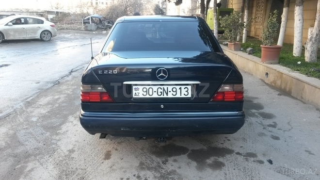 Mercedes E 220 1994, 340,000 km - 2.2 l - Bakı