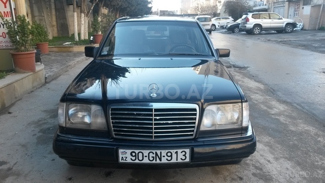 Mercedes E 220 1994, 340,000 km - 2.2 l - Bakı