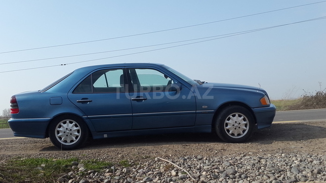 Mercedes C 230 1997, 240,000 km - 2.3 l - Beyləqan