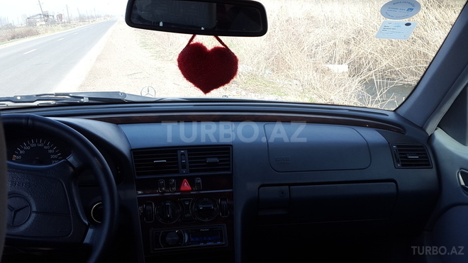 Mercedes C 230 1997, 240,000 km - 2.3 l - Beyləqan