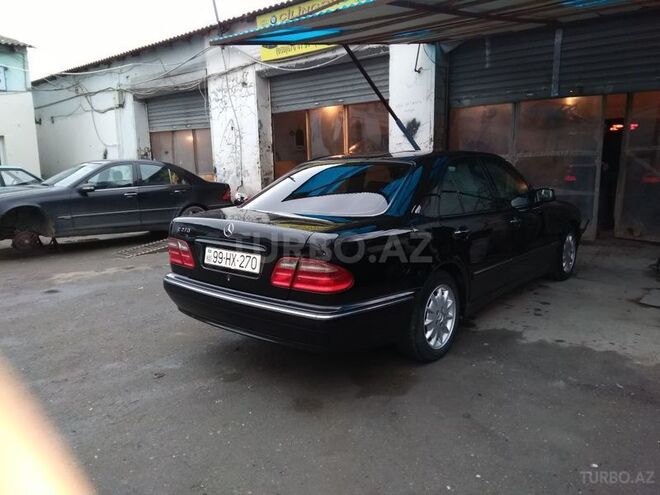 Mercedes E 270 2001, 220,000 km - 2.7 l - Naxçıvan