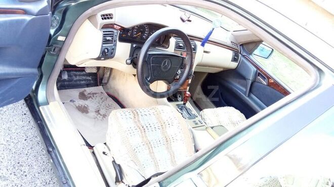 Mercedes E 230 1996, 229,000 km - 2.3 l - Sumqayıt