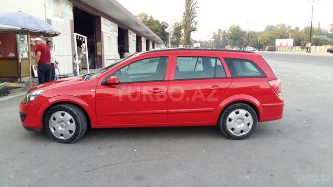 Opel Astra 2006, 240,000 km - 1.6 l - Qəbələ