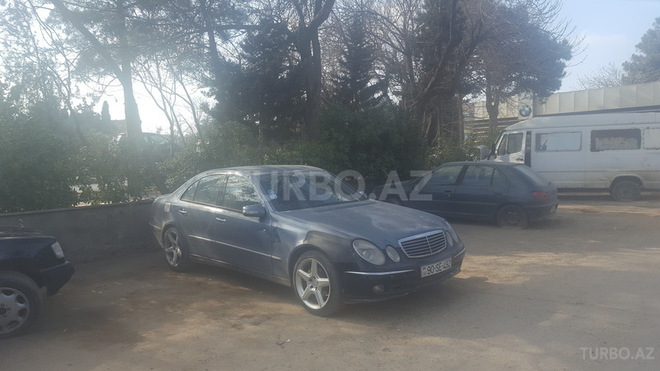 Mercedes E 220 2003, 330,645 km - 2.2 l - Bakı
