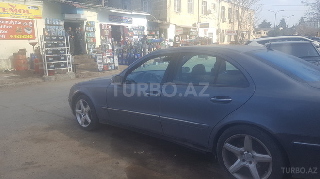 Mercedes E 220 2003, 330,645 km - 2.2 l - Bakı