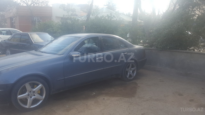 Mercedes E 220 2003, 330,645 km - 2.2 l - Bakı