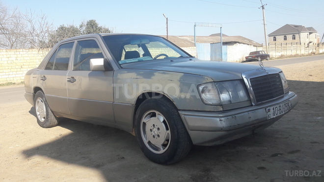 Mercedes E 250 1992, 400,000 km - 2.5 l - Biləsuvar