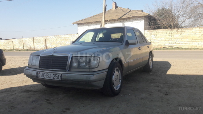 Mercedes E 250 1992, 400,000 km - 2.5 l - Biləsuvar