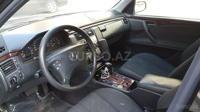 Mercedes E 200 1999, 287,500 km - 2.0 l - Bakı
