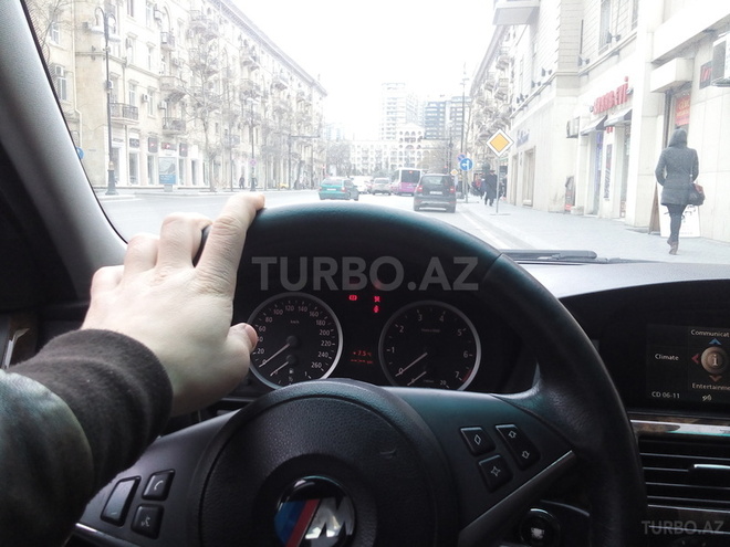 BMW 525 2005, 123,000 km - 2.5 l - Bakı