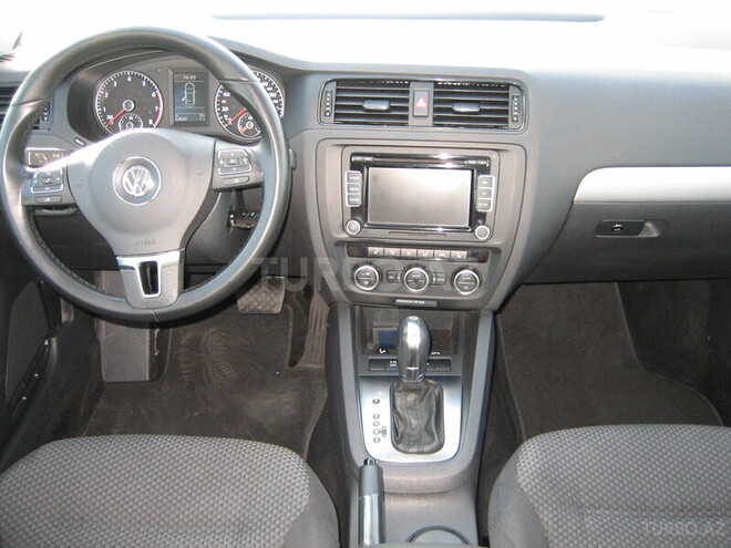 Volkswagen Jetta 2013, 52,600 km - 2.0 l - Bakı