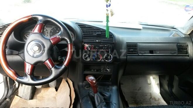 BMW 318 1992, 500,000 km - 1.8 l - Gəncə