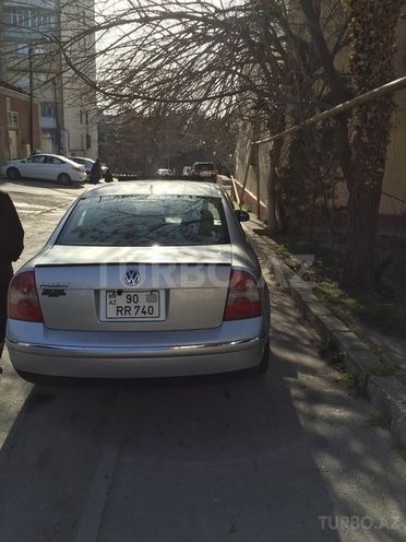 Volkswagen Passat 2004, 180,000 km - 1.8 l - Bakı