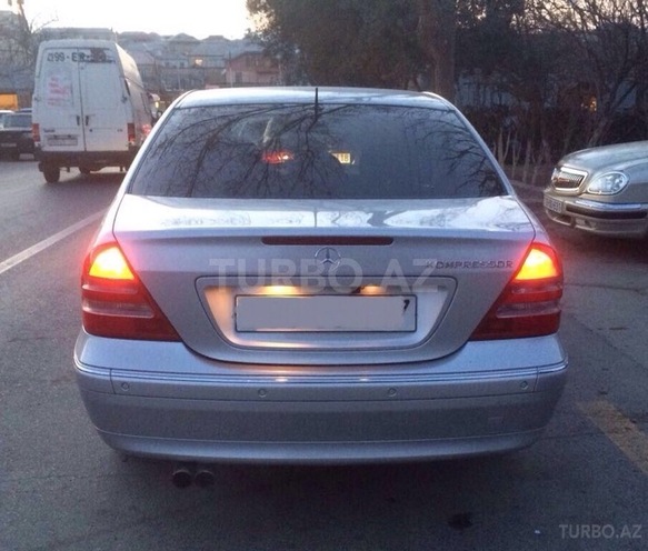 Mercedes C 200 2001, 247,000 km - 2.0 л - Bakı