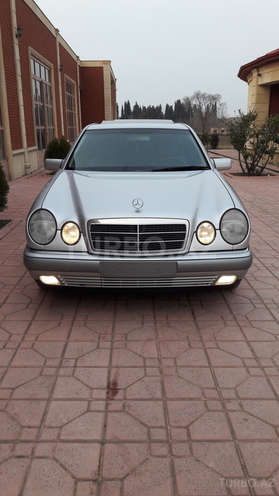 Mercedes E 200 1999, 144,000 km - 2.0 l - Bakı
