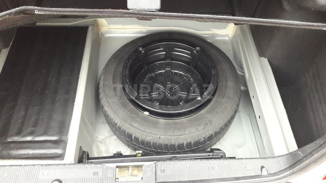 Mercedes E 200 1999, 144,000 km - 2.0 l - Bakı