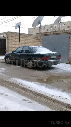 Mercedes E 280 1998, 250,000 km - 2.8 л - Salyan