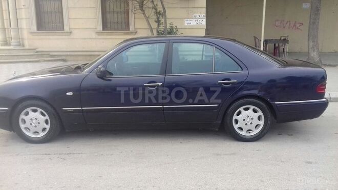 Mercedes E 220 1999, 255,000 km - 2.2 l - Bakı