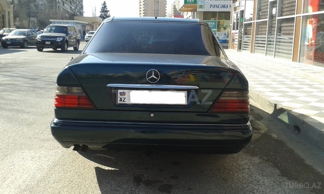 Mercedes E 280 1995, 269,140 km - 2.8 l - Bakı