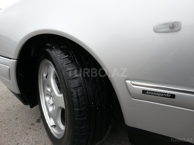 Mercedes E 240 1998, 156,700 km - 2.4 l - Bakı