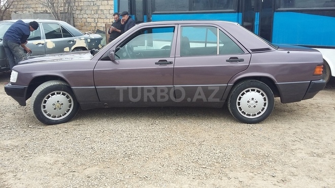 Mercedes 190 1990, 282,115 km - 2.0 l - Biləsuvar